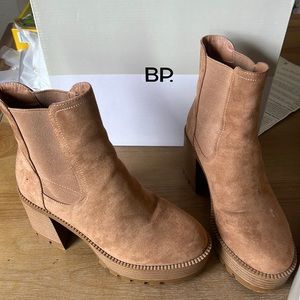 BP BOOTIE size 6M chestnut brown